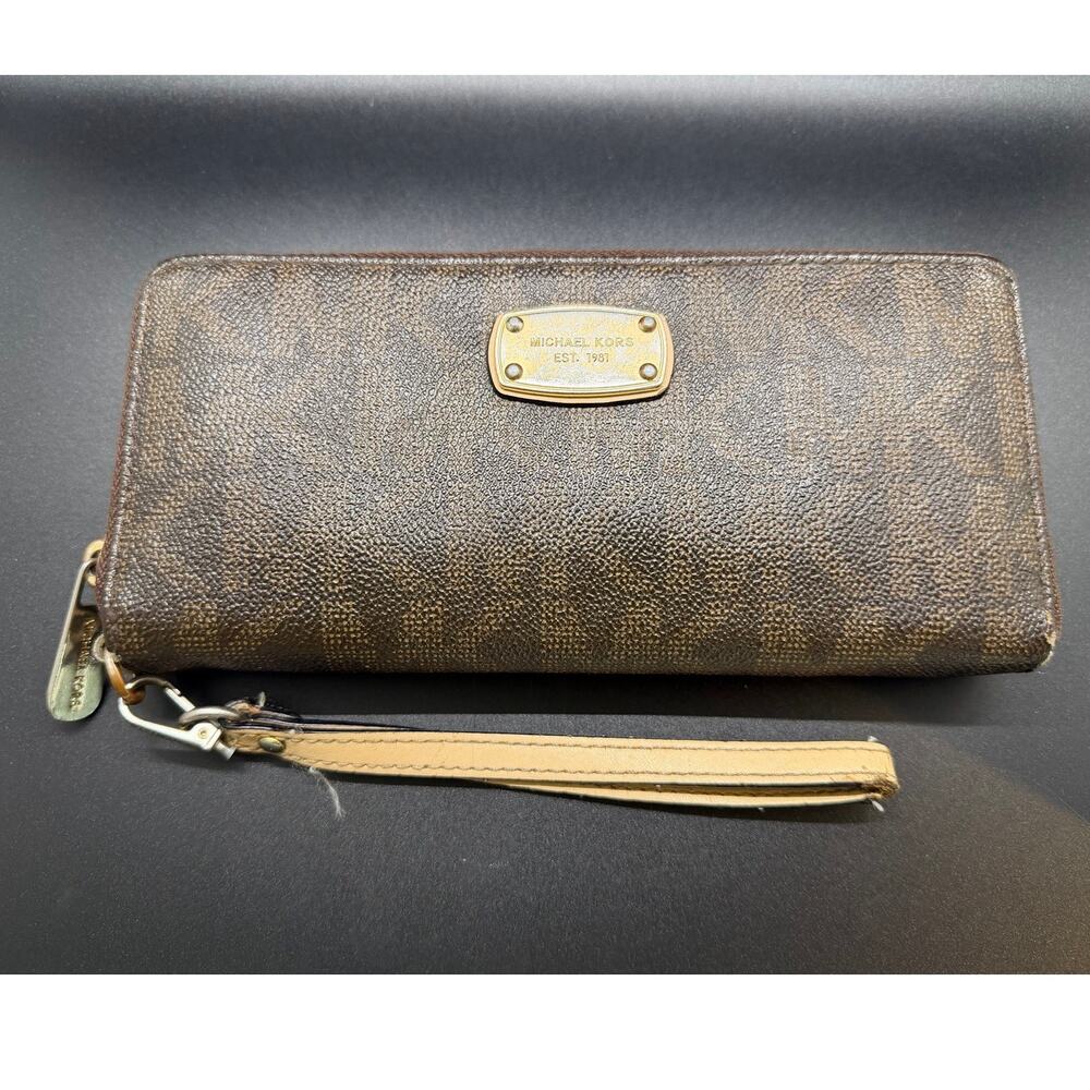 Michael Kors Jet Set Black Leather Continental Zip Around Wallet